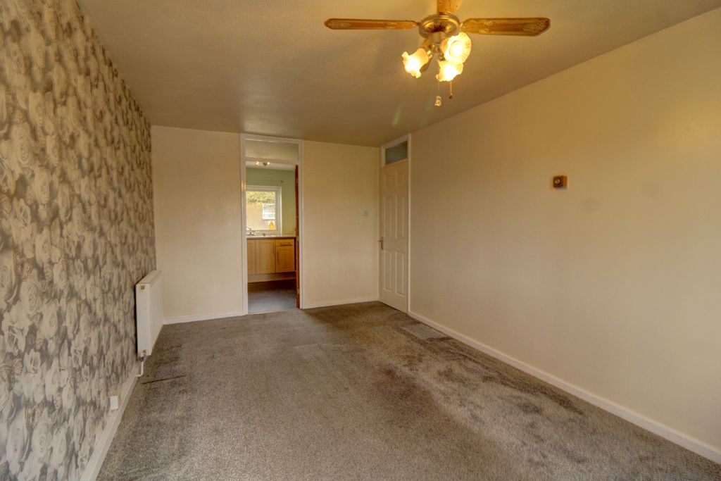 Additional image 4 of 3 bed flat for saleSt. James Close, Accrington BB5