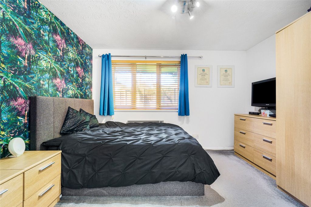Additional image 11 of 1 bed flat for saleTylersfield, Abbots Langley, Hertfordshire WD5