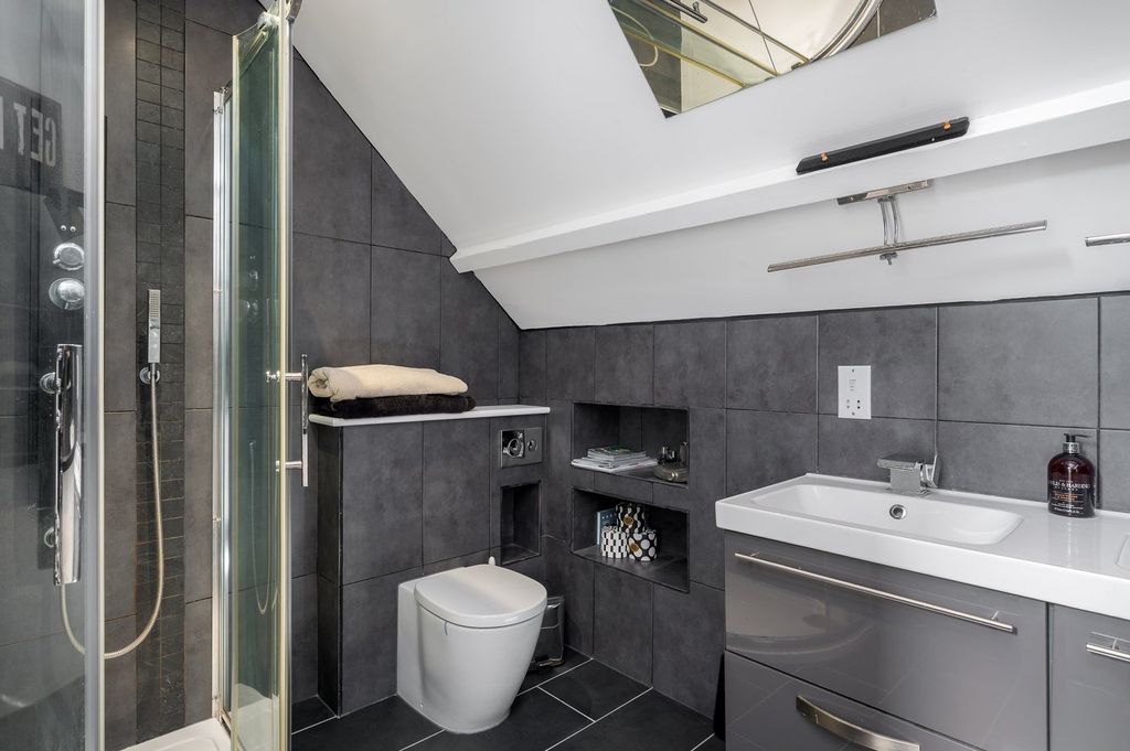 Additional image 22 of 7 bed detached house for saleGoldington Road, Bedford MK40