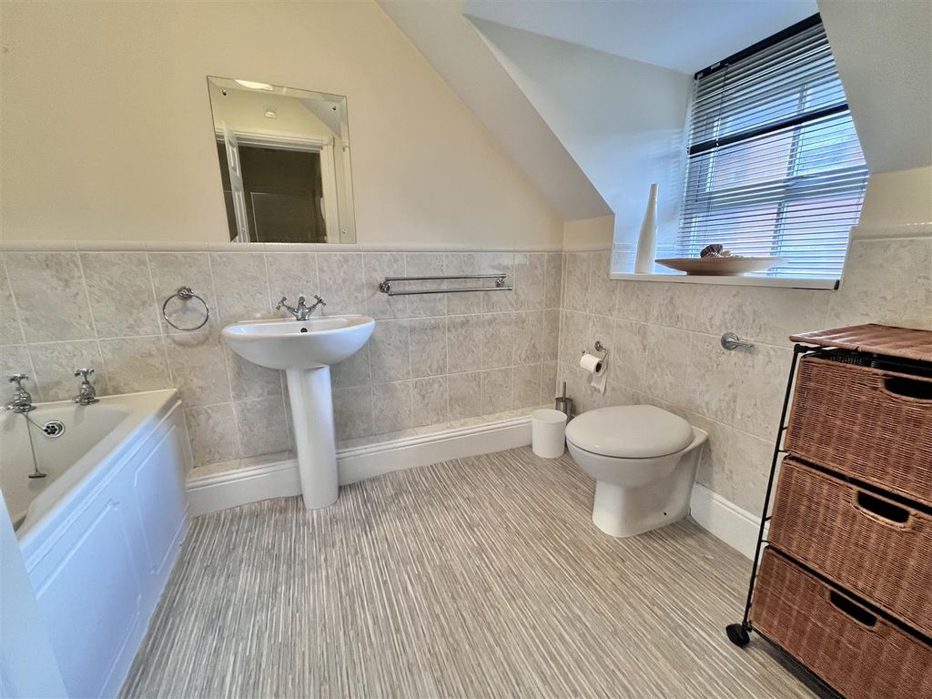 Additional image 9 of 2 bed flat for saleArderne Place, Alderley Edge, Cheshire SK9