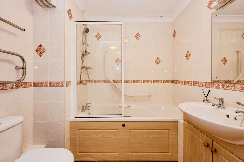 Additional image 7 of 1 bed property for sale20 Alexandra Road, Gorseinon SA4
