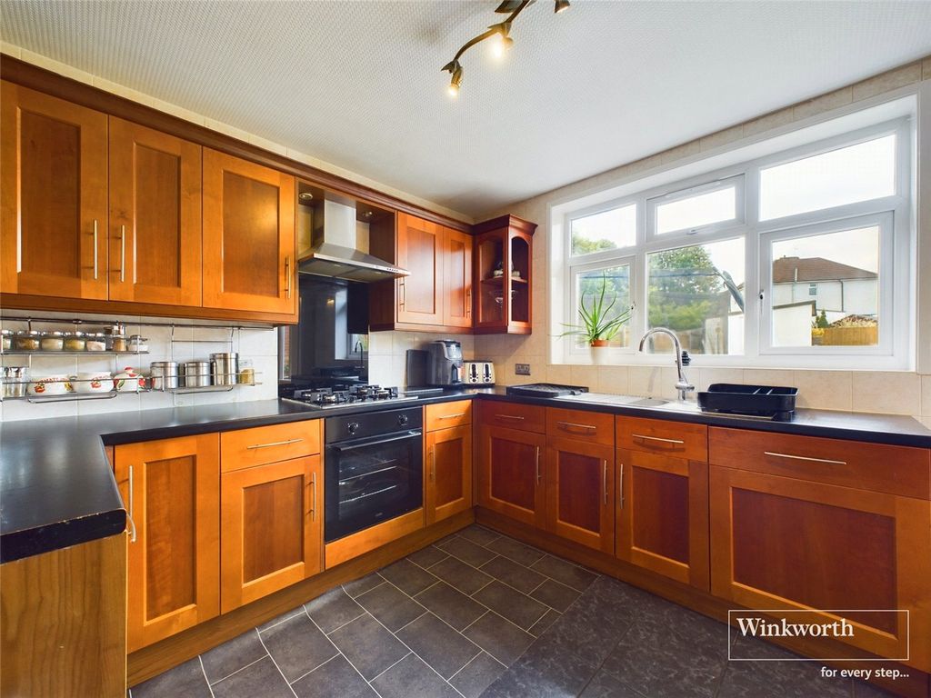 Additional image 4 of 5 bed semi-detached house for saleConiston Gardens, Kingsbury, London NW9