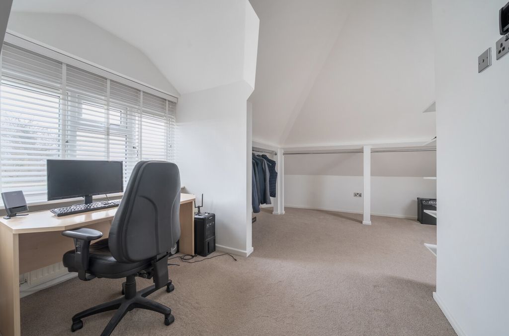Additional image 13 of 5 bed bungalow for saleOatlands Road, Shinfield, Reading RG2