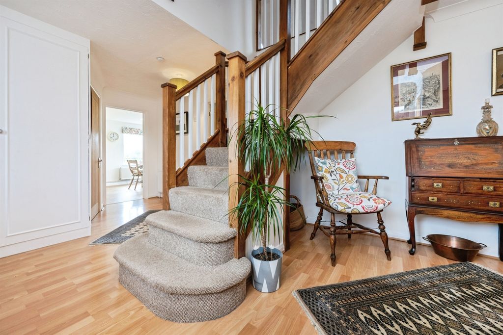 Additional image 10 of 4 bed detached house for saleBrook End, Weston Turville, Aylesbury HP22