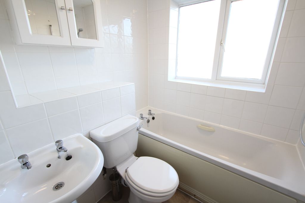 Additional image 2 of 2 bed flat for saleOld Parr Close, Banbury OX16