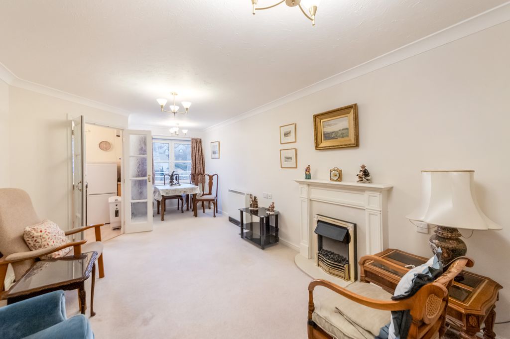 1 bed flat for salePittenzie Street, Crieff PH7 photo 2