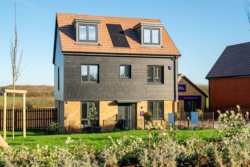 Additional image 20 of 5 bed detached house for sale"The Aireton - Plot 85" at Capstone Oaks, North Dane Way, Lordswood, Chatham ME5