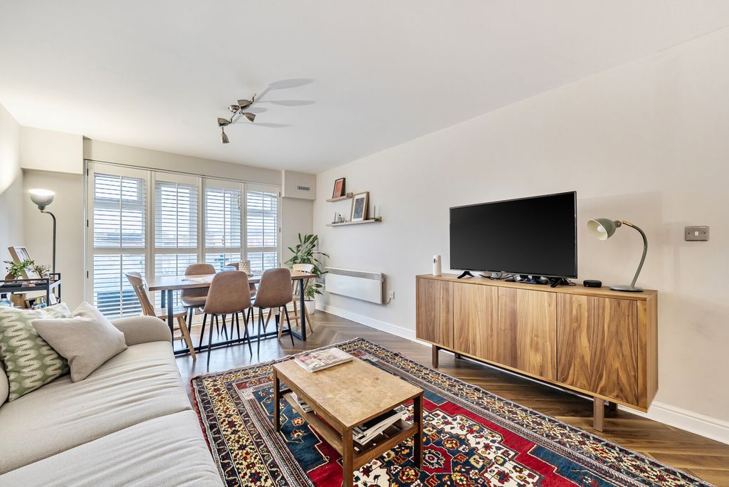 Additional image 11 of 2 bed flat for saleGoldsworth Road, Woking GU21