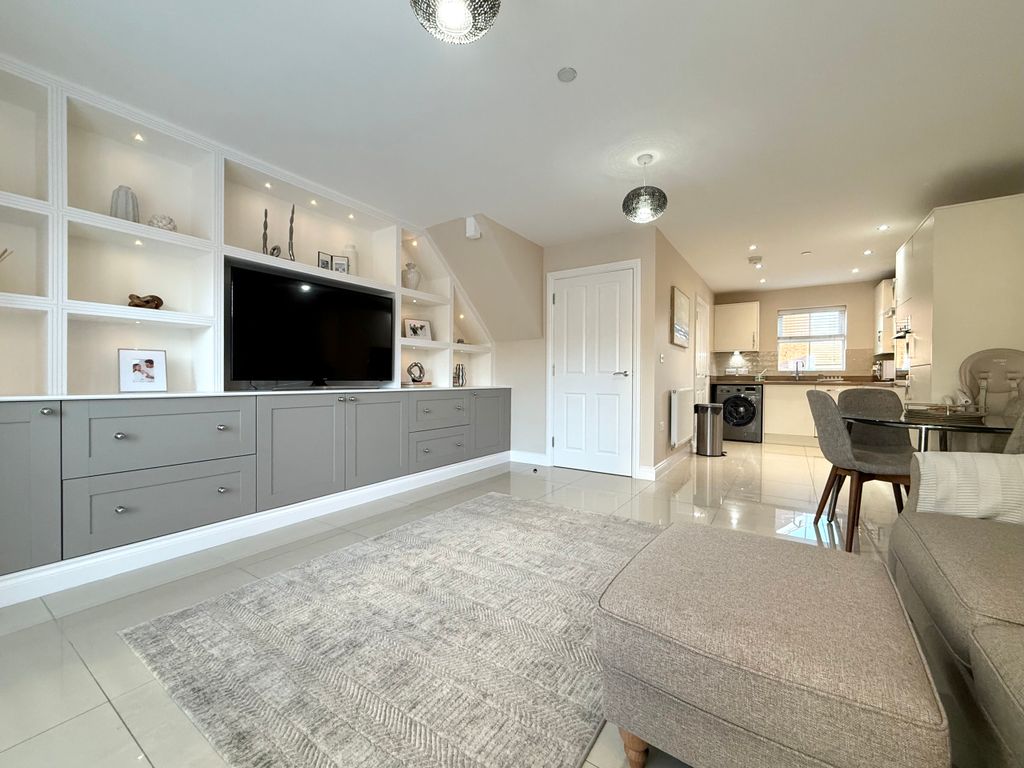 Additional image 4 of 4 bed semi-detached house for saleY Dolydd, Cwmdare, Aberdare CF44