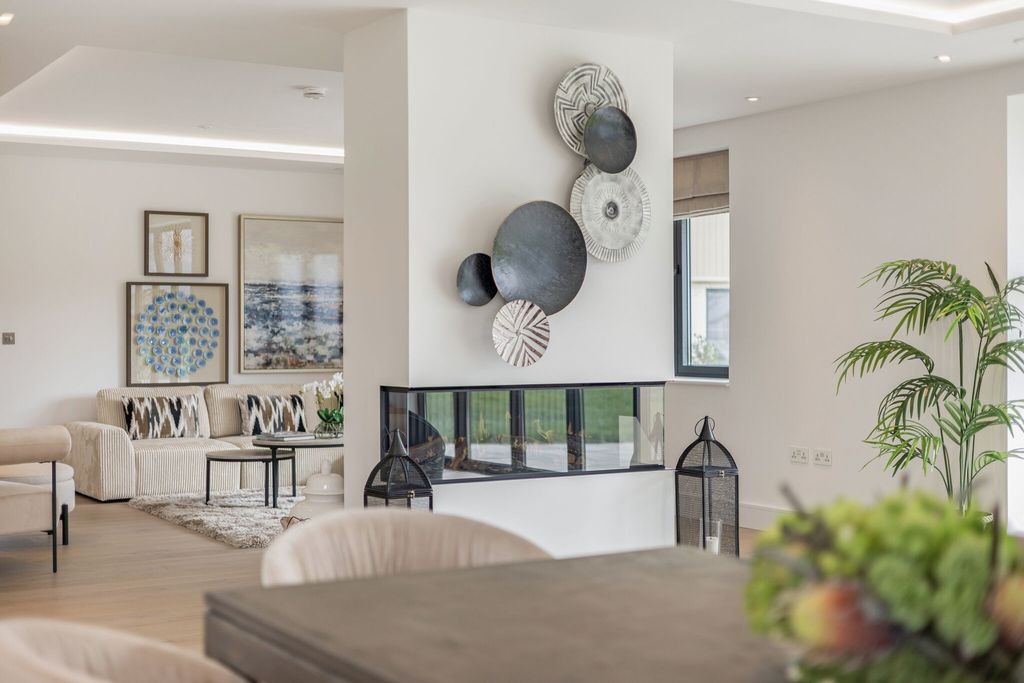 Additional image 8 of 4 bed detached house for saleCourtlands Park, Park Road, Banstead SM7