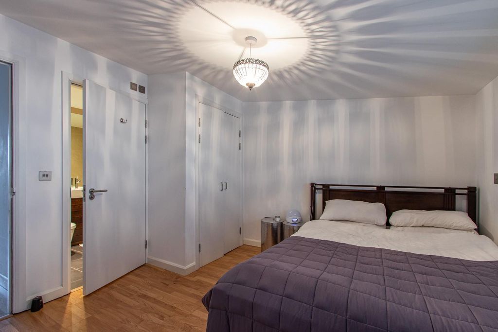 Additional image 9 of 2 bed flat for saleGwynt Mews, Cathedral Road, Pontcanna, Cardiff CF11