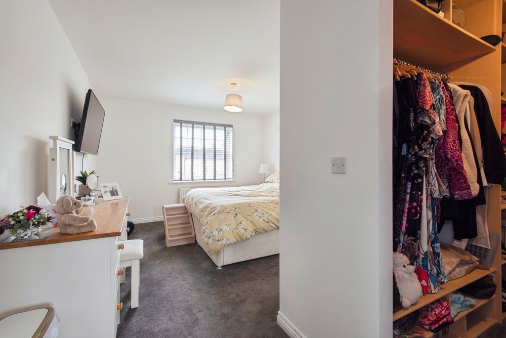Additional image 9 of 5 bed town house for saleWalton Grove, Biggleswade, Bedfordshire SG18