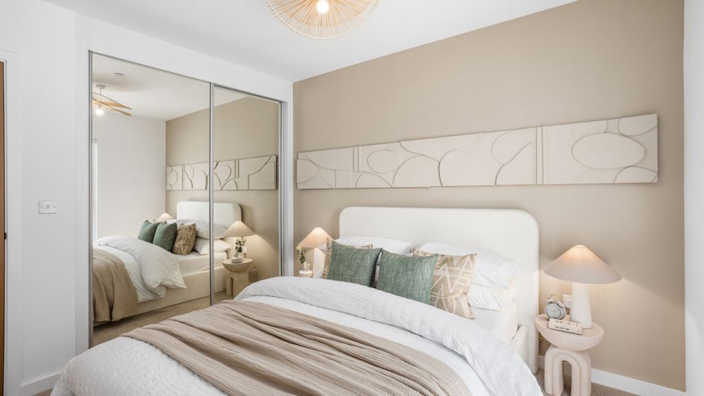 Additional image 2 of 2 bed flat for saleFlagstaff Road, Reading RG2