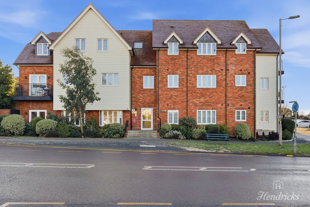 2 bed flat for saleEssex Way, Benfleet, 1 SS7