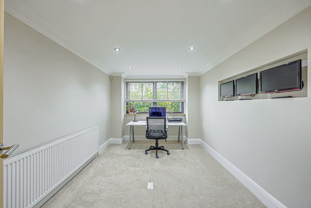 Additional image 22 of 5 bed detached house for saleBowers Road, Benfleet SS7