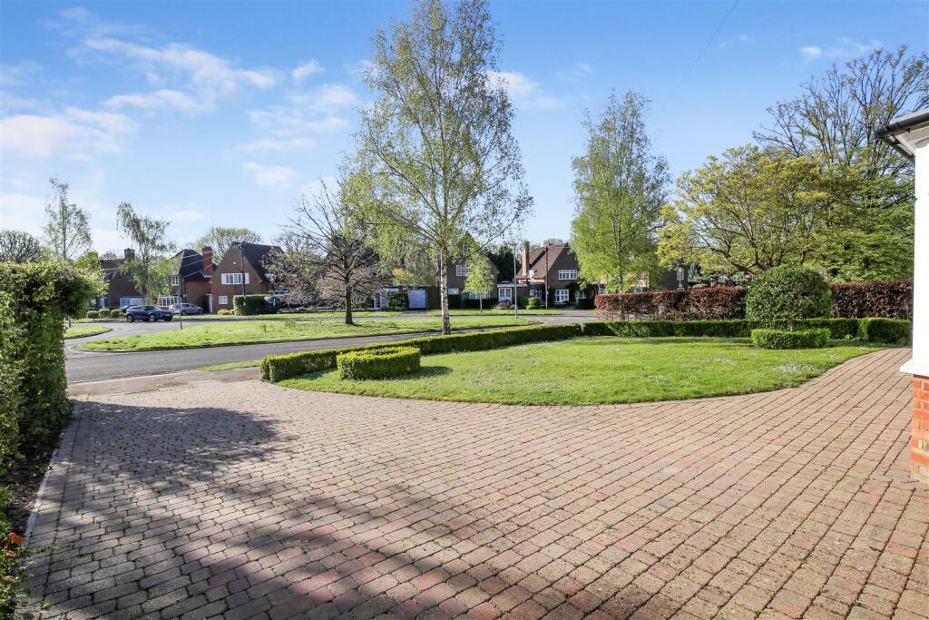 Additional image 24 of Mandeville Rise, Welwyn Garden City