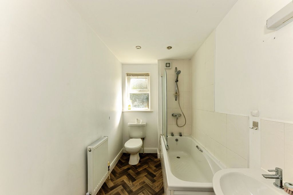 Additional image 12 of 1 bed flat for saleLancaster Drive, Immingham DN40