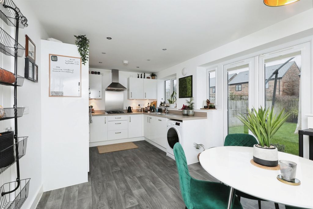 Additional image 3 of 3 bed semi-detached house for saleSwan Road, Lakeside, Doncaster DN4