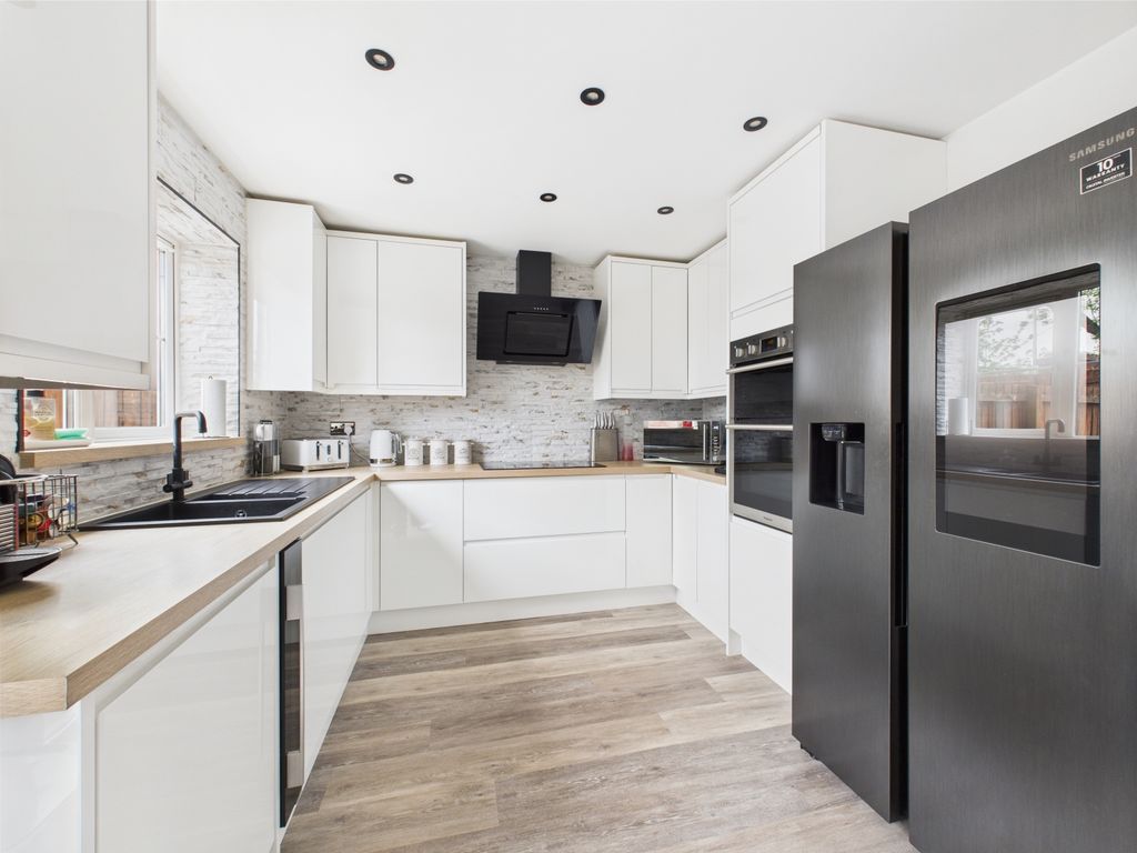 Additional image 5 of 4 bed terraced house for salePark Square, Ashton-Under-Lyne OL6