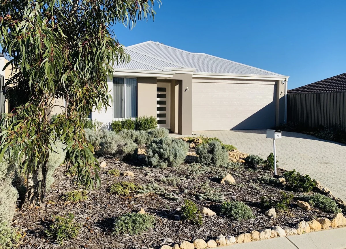 9 Lustre Road, Eglinton WA 6034