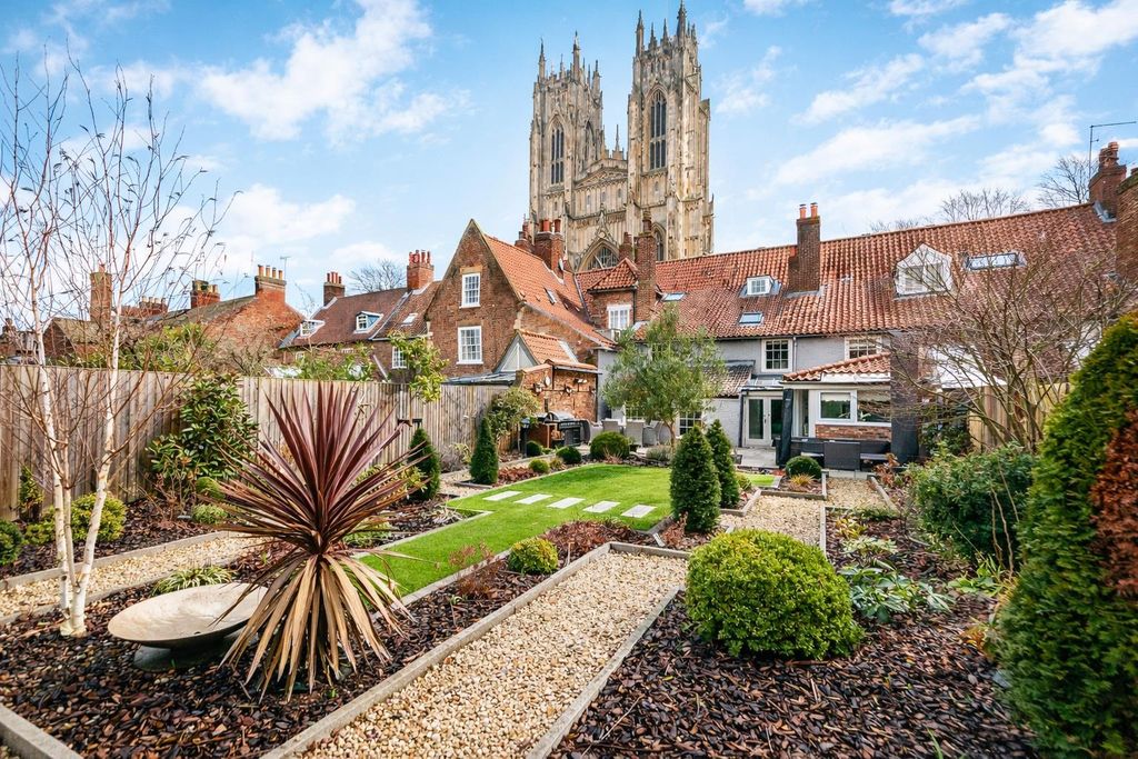 Additional image 2 of 4 bed town house for saleSt. John Street, Beverley HU17