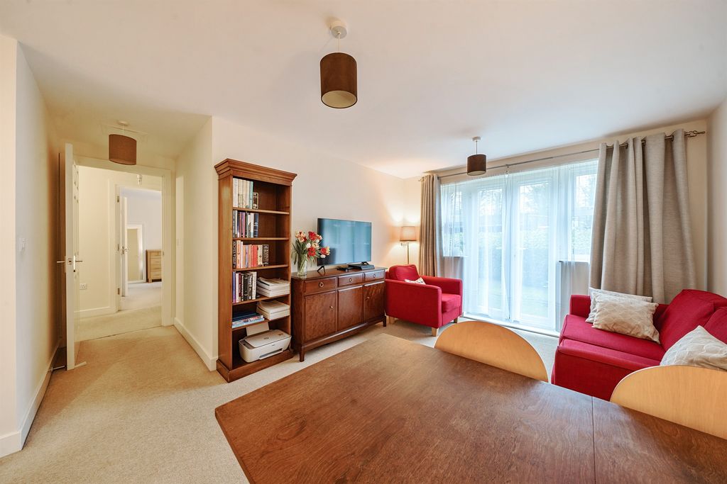 Additional image 10 of 2 bed flat for saleHigh Street, Berkhamsted HP4