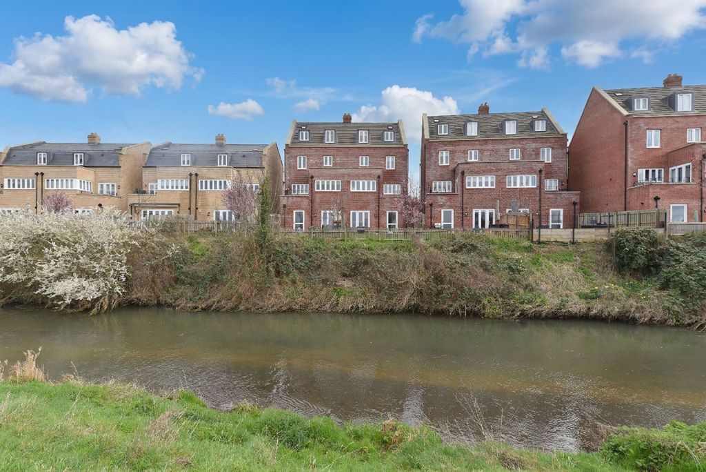 Additional image 28 of 4 bed semi-detached house for saleWharf Mews, Biggleswade SG18