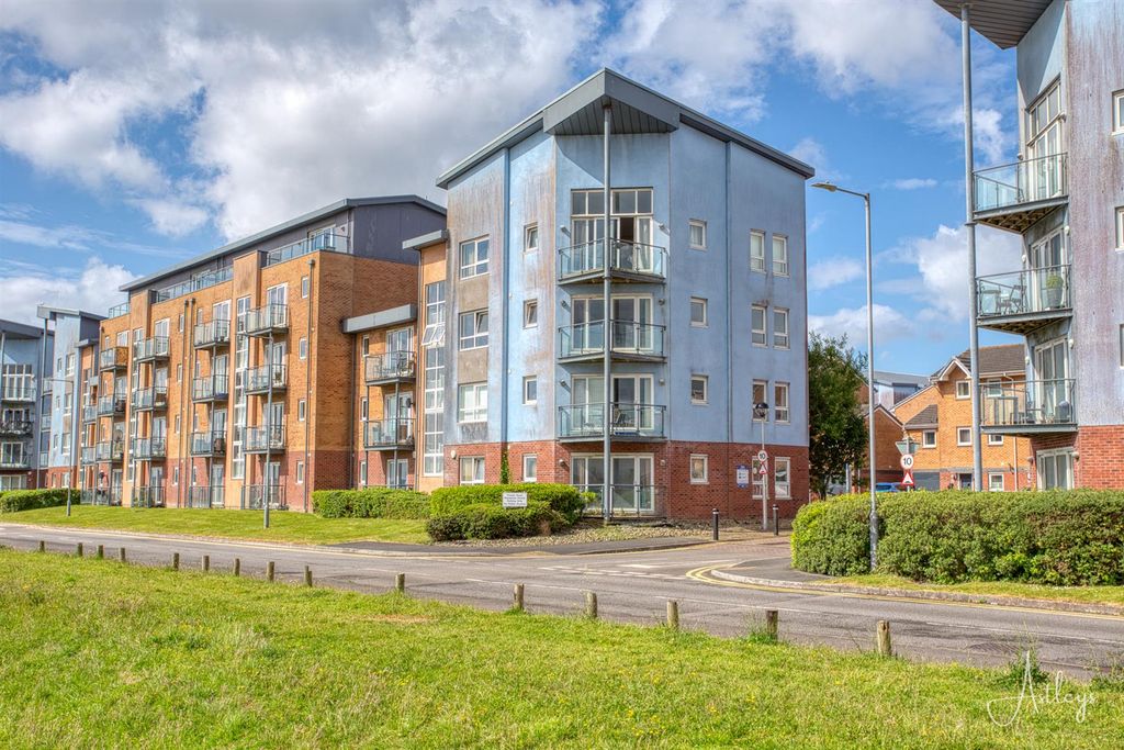 Additional image 14 of 3 bed flat for salePentre Doc Y Gogledd, Llanelli SA15