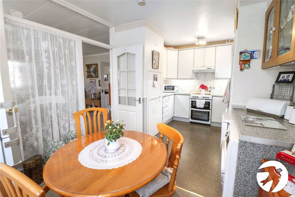 Additional image 3 of 3 bed flat for saleUpper Park Road, Belvedere DA17