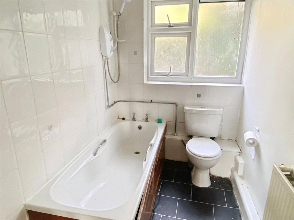 Additional image 6 of 2 bed flat for saleChinewood Avenue, Batley WF17