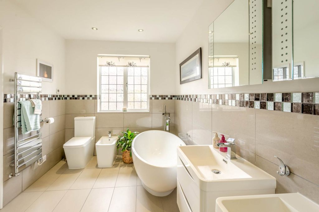 Additional image 20 of 6 bed detached house for saleNew Road, Weston Turville HP22