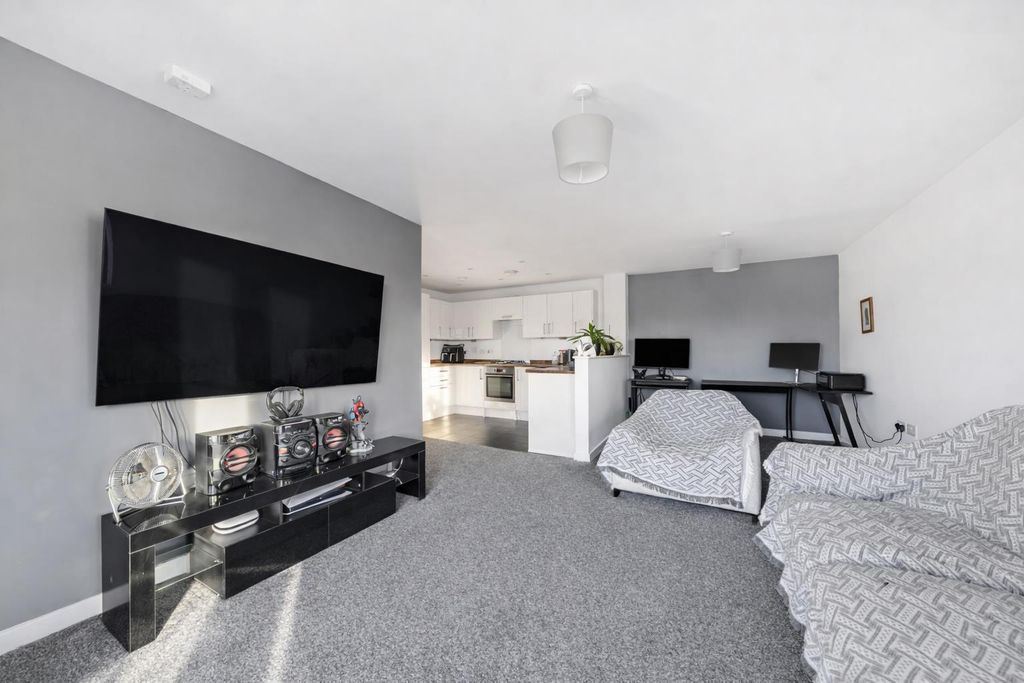 Additional image 5 of 2 bed flat for saleKings Crescent, Aylesford ME20