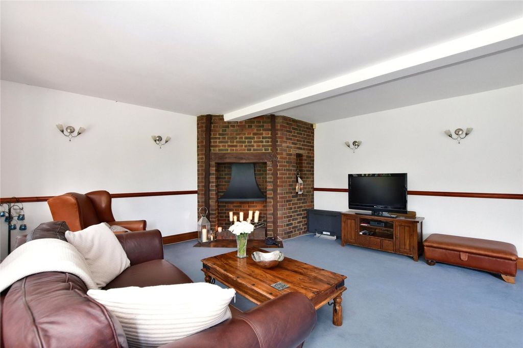 Additional image 4 of 4 bed semi-detached house for saleDairy Way, Abbots Langley WD5