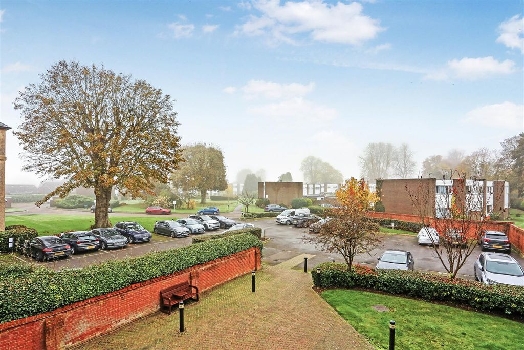 Additional image 17 of 2 bed flat for saleThe Tracery, Banstead SM7