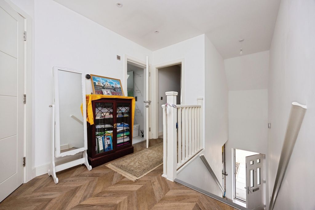 Additional image 11 of 2 bed maisonette for saleEggars Hill, Aldershot, Hampshire GU11