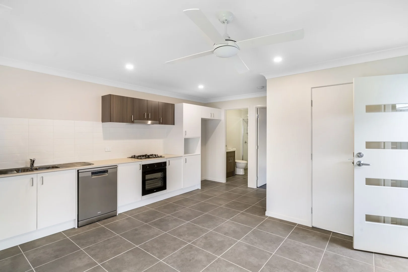 2/40 Crestwood Rd, Thornton NSW 2322