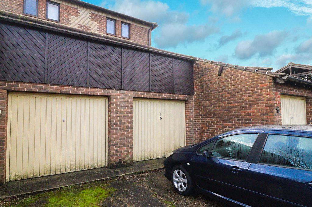 Additional image 8 of 2 bed flat for saleThe Gallops, Langdon Hills, Basildon SS16