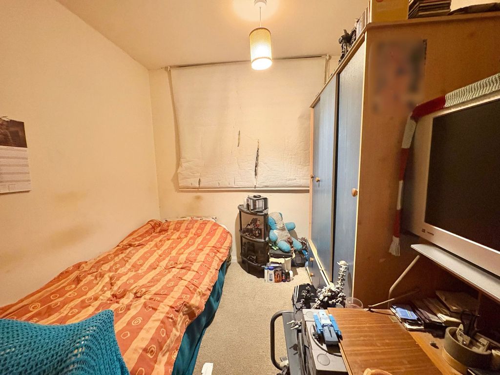 Additional image 9 of 2 bed flat for saleBrowns Lane, Dordon, Tamworth B78