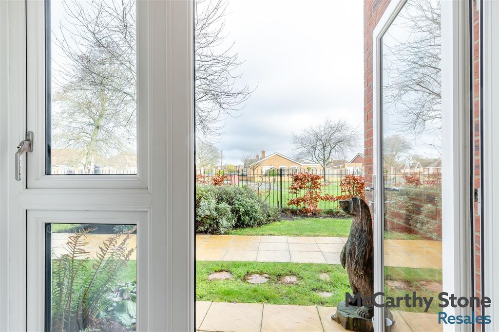 Additional image 5 of 2 bed flat for saleOakhill Place, High View, Bedford, Bedfordshire MK41