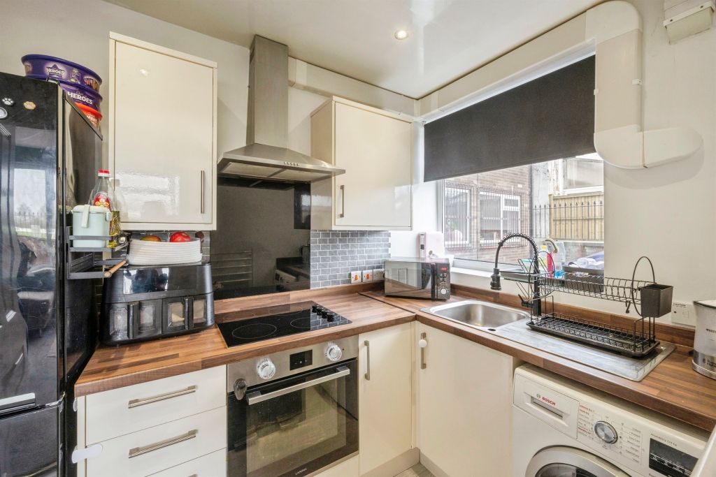 Additional image 3 of 2 bed flat for saleLeger Court, Bennetthorpe, Doncaster DN2