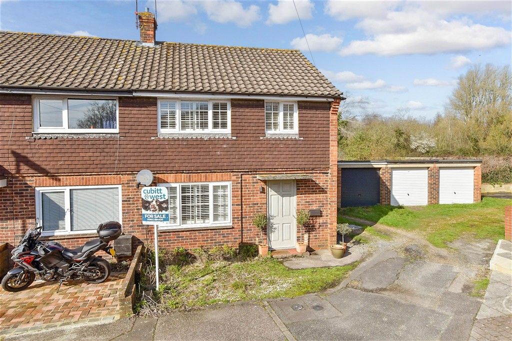 2 bed semi-detached house for saleDaltons Place, Arundel, West Sussex BN18