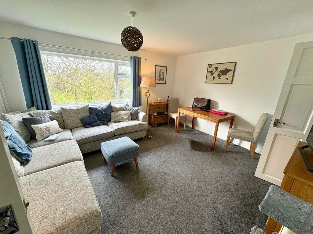 Additional image 2 of 2 bed flat for salePriory Close, Ilkeston DE7