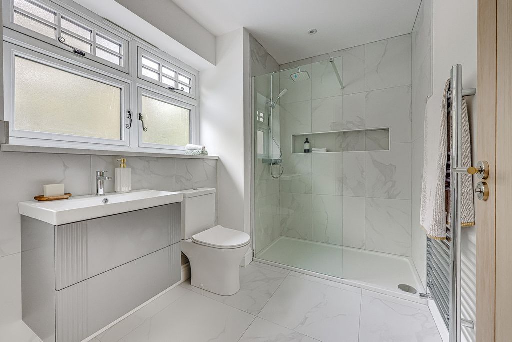 Additional image 38 of 5 bed detached house for saleNashlea Farm, Poors Lane North, Benfleet SS7