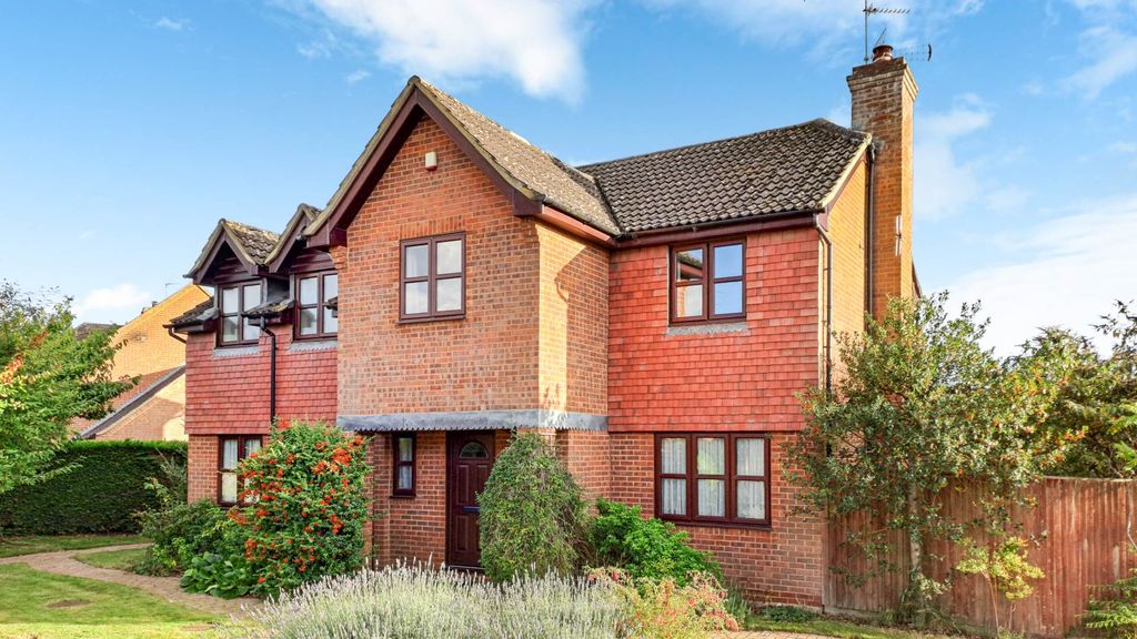 5 bed detached house for saleWilliam Burt Close, Weston Turville HP22