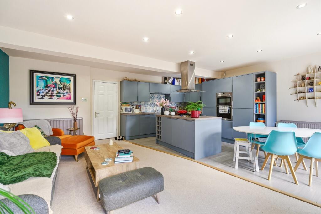 Additional image 4 of Aysgarth Road, Redbourn, St. Albans, Hertfordshire, AL3
