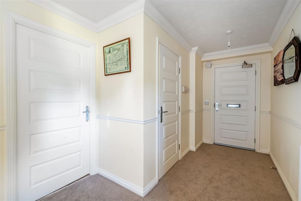 Additional image 7 of 1 bed property for saleLeatherhead Road, Ashtead KT21