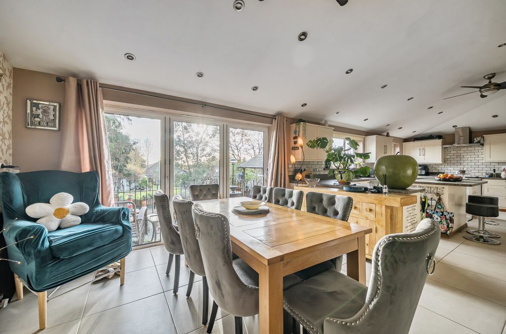 Additional image 12 of 4 bed detached house for saleBridge Road, Aldershot, Hampshire GU11