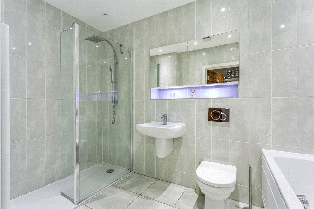 Additional image 10 of 2 bed flat for saleThe Groves, 46 Station Road, Beaconsfield, Buckinghamshire HP9