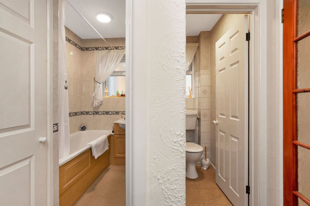 Additional image 16 of 3 bed bungalow for saleBramble Hill, Alresford, Hampshire SO24