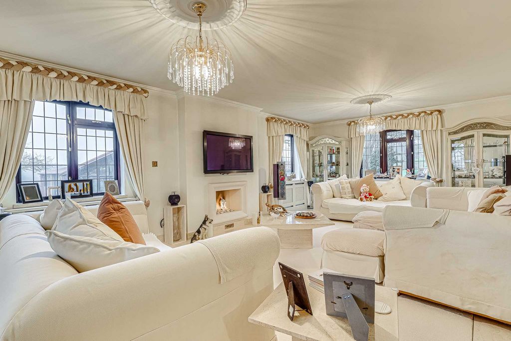 Additional image 15 of 4 bed detached house for saleVicarage Hill, Benfleet SS7